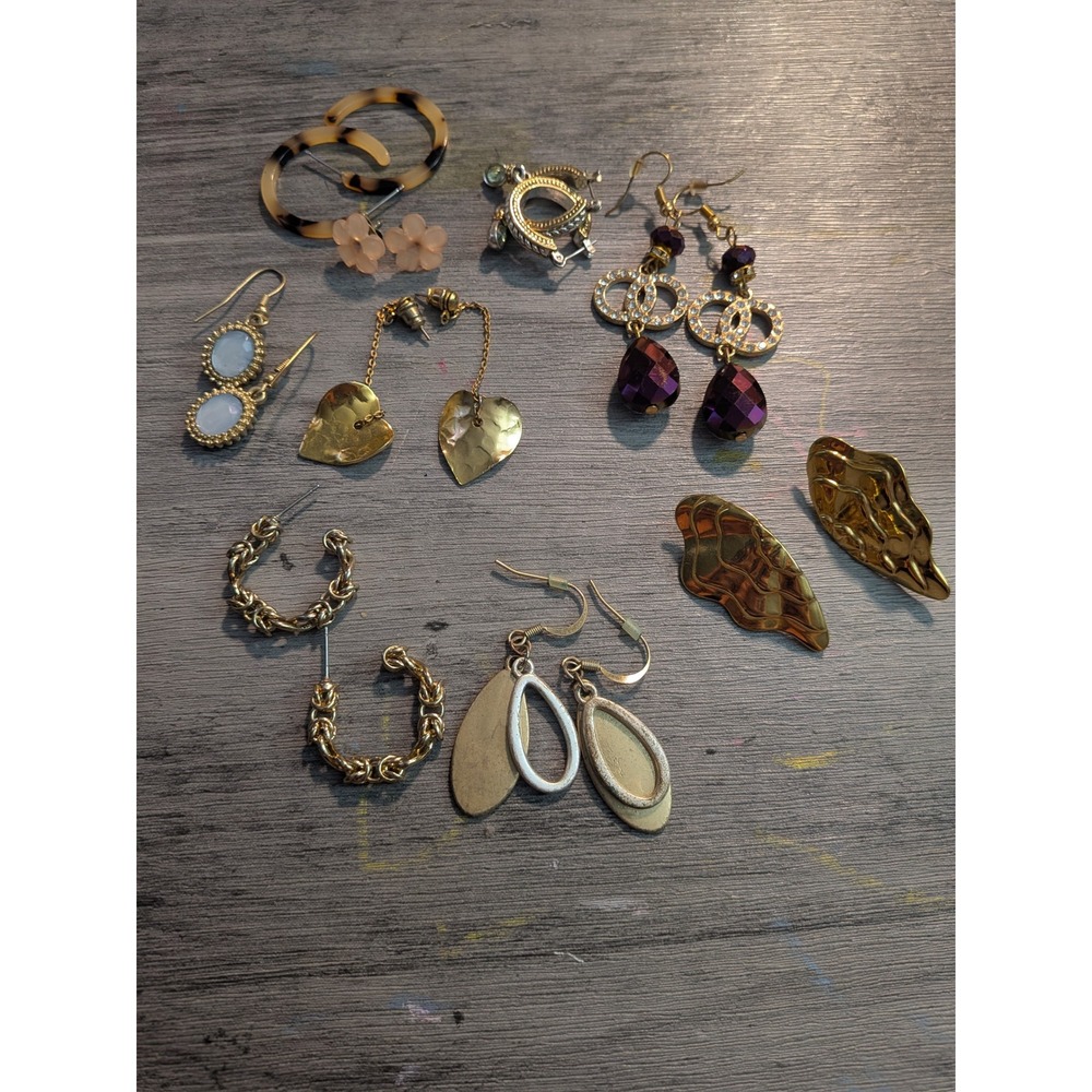 Mixed Fashion Earring Lot 9 Pairs Gold Tone Hoops Dangles Hearts Floral Tortoise